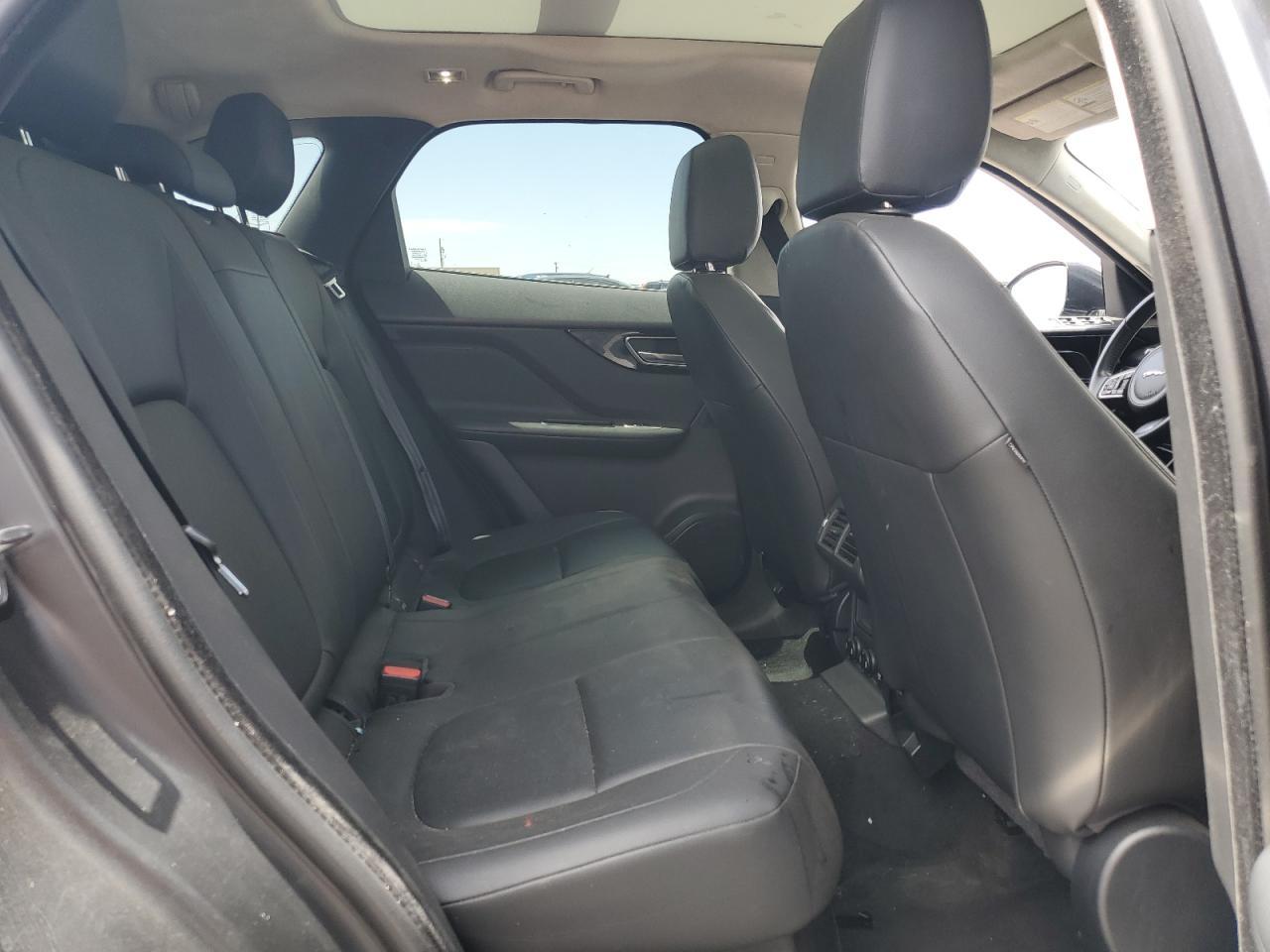 2019 JAGUAR F-Pace