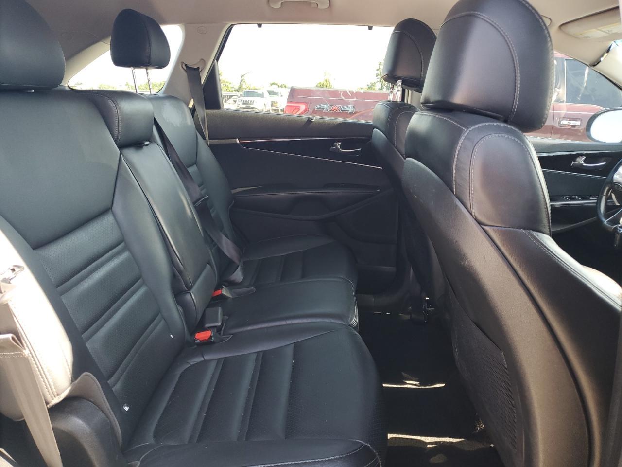2017 KIA SORENTO
