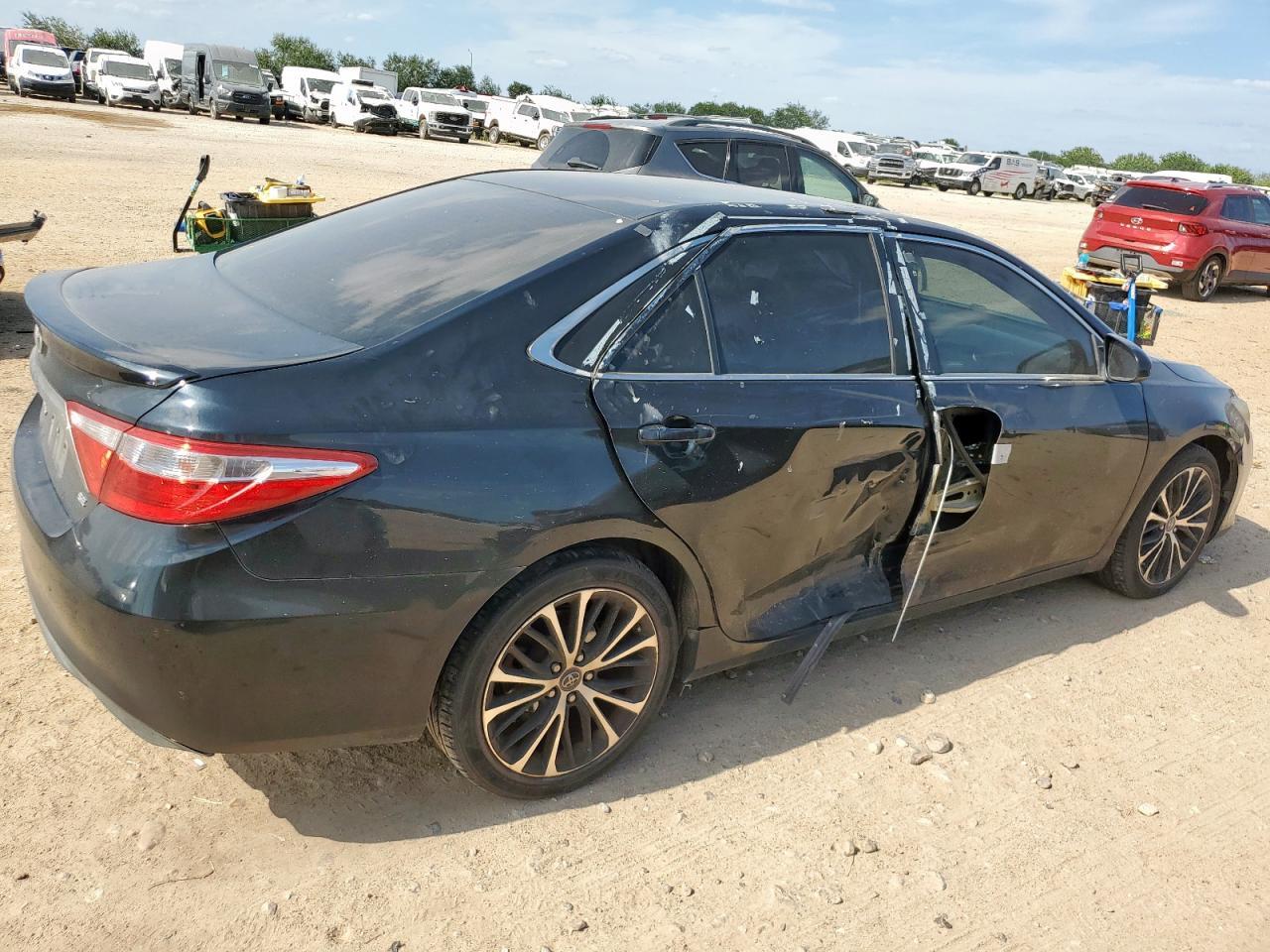 2015 TOYOTA CAMRY