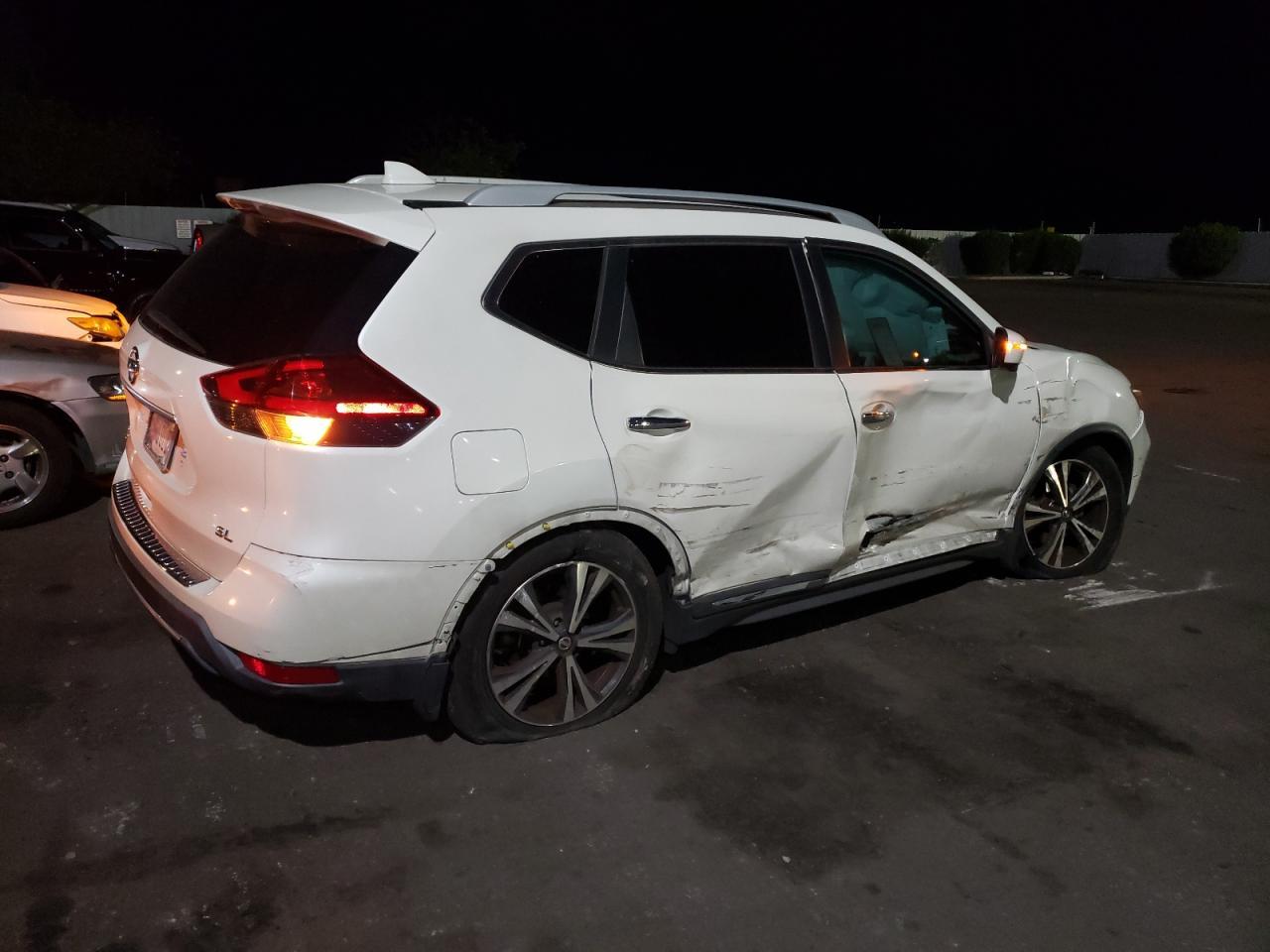 2017 NISSAN ROGUE