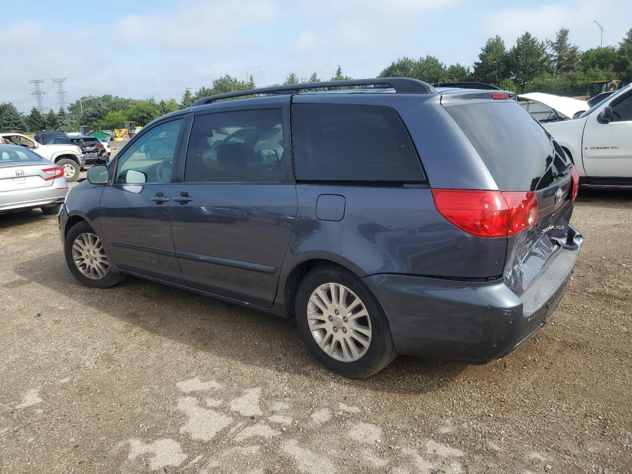 2007 TOYOTA SIENNA