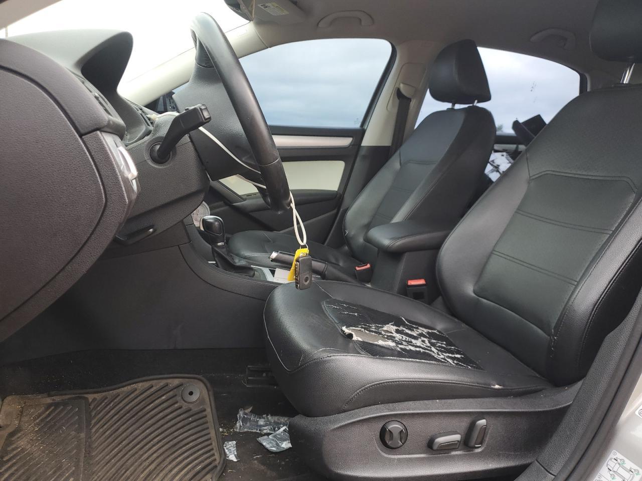 2012 VOLKSWAGEN Passat