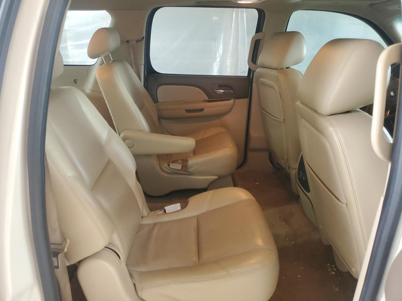 2010 CHEVROLET Suburban