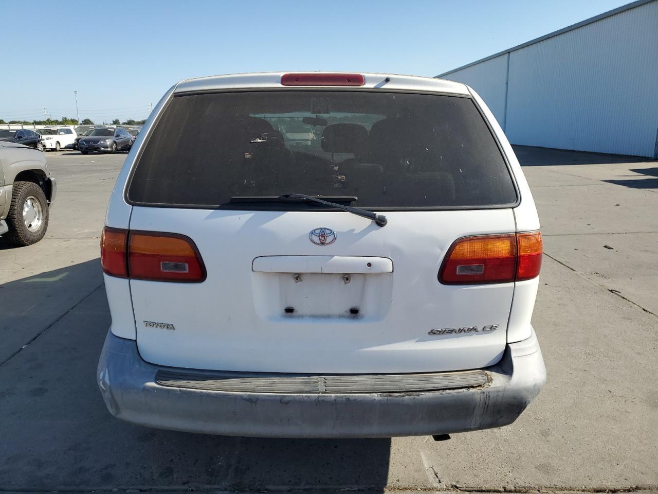 2000 TOYOTA SIENNA