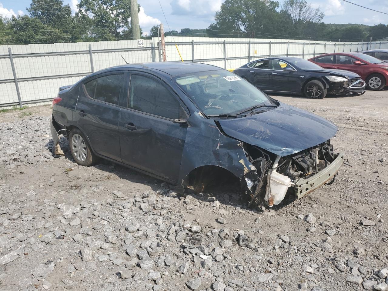2016 NISSAN VERSA