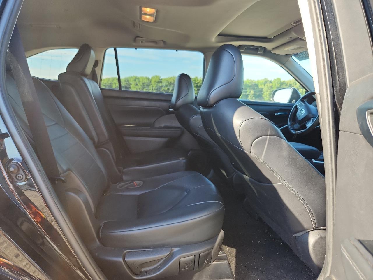 2022 TOYOTA HIGHLANDER