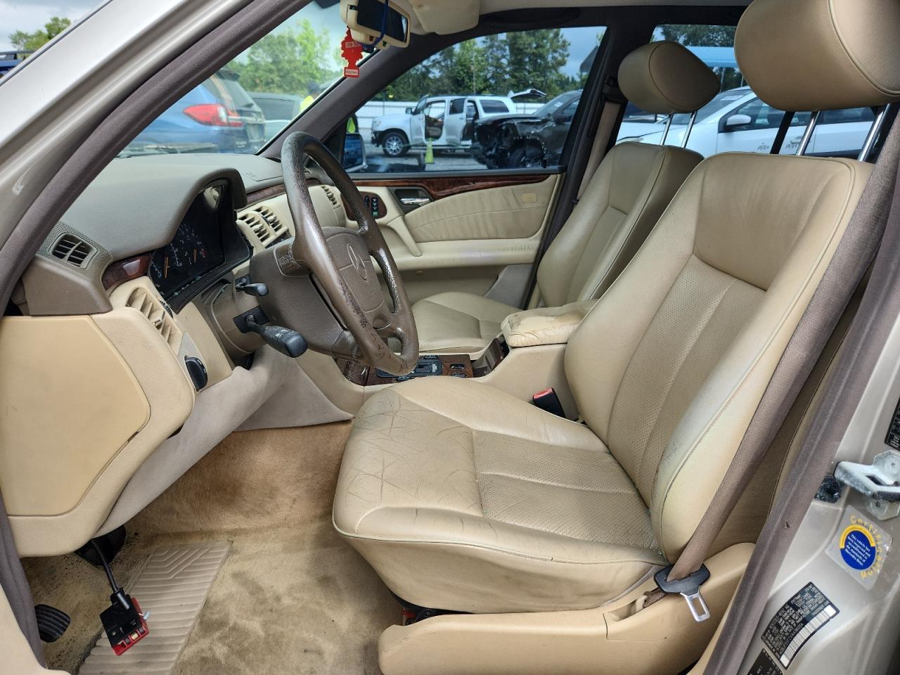 1997 MERCEDES-BENZ E-Class