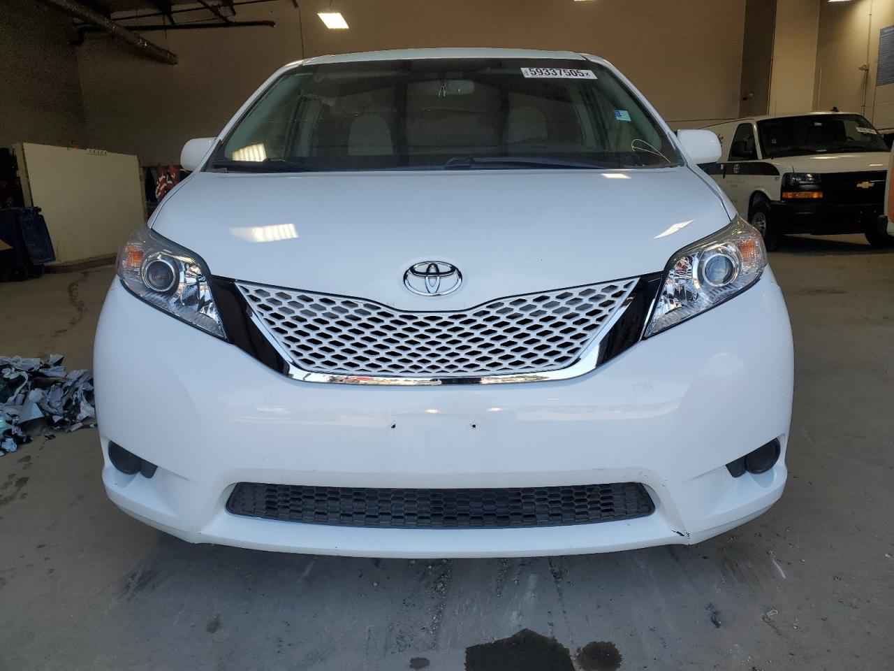 2017 TOYOTA SIENNA