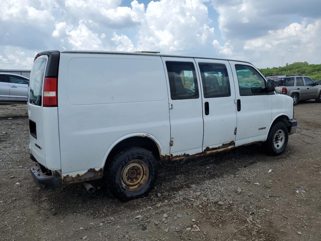 2005 CHEVROLET Express 3500