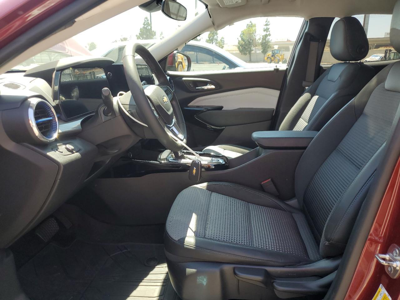 2025 CHEVROLET TRAX