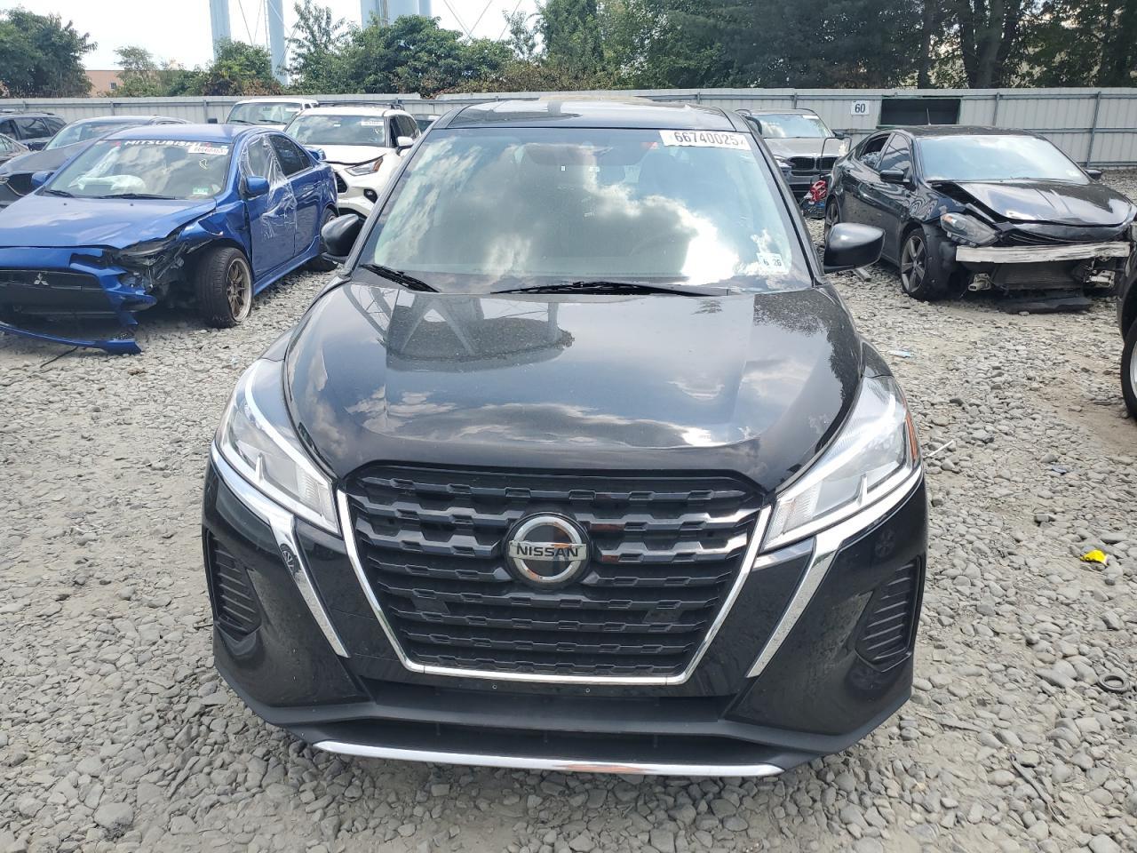 2021 NISSAN KICKS
