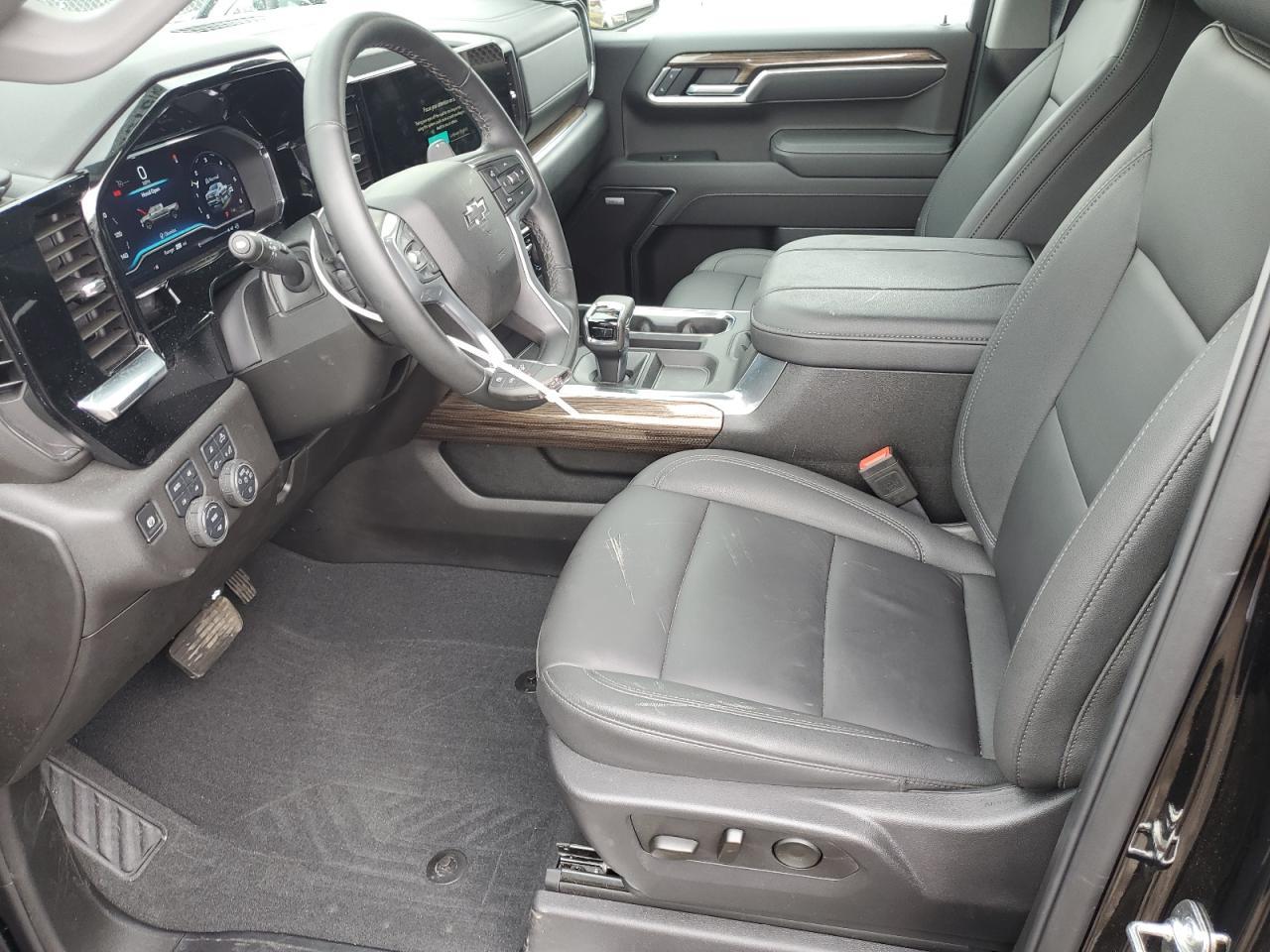 2025 CHEVROLET Silverado