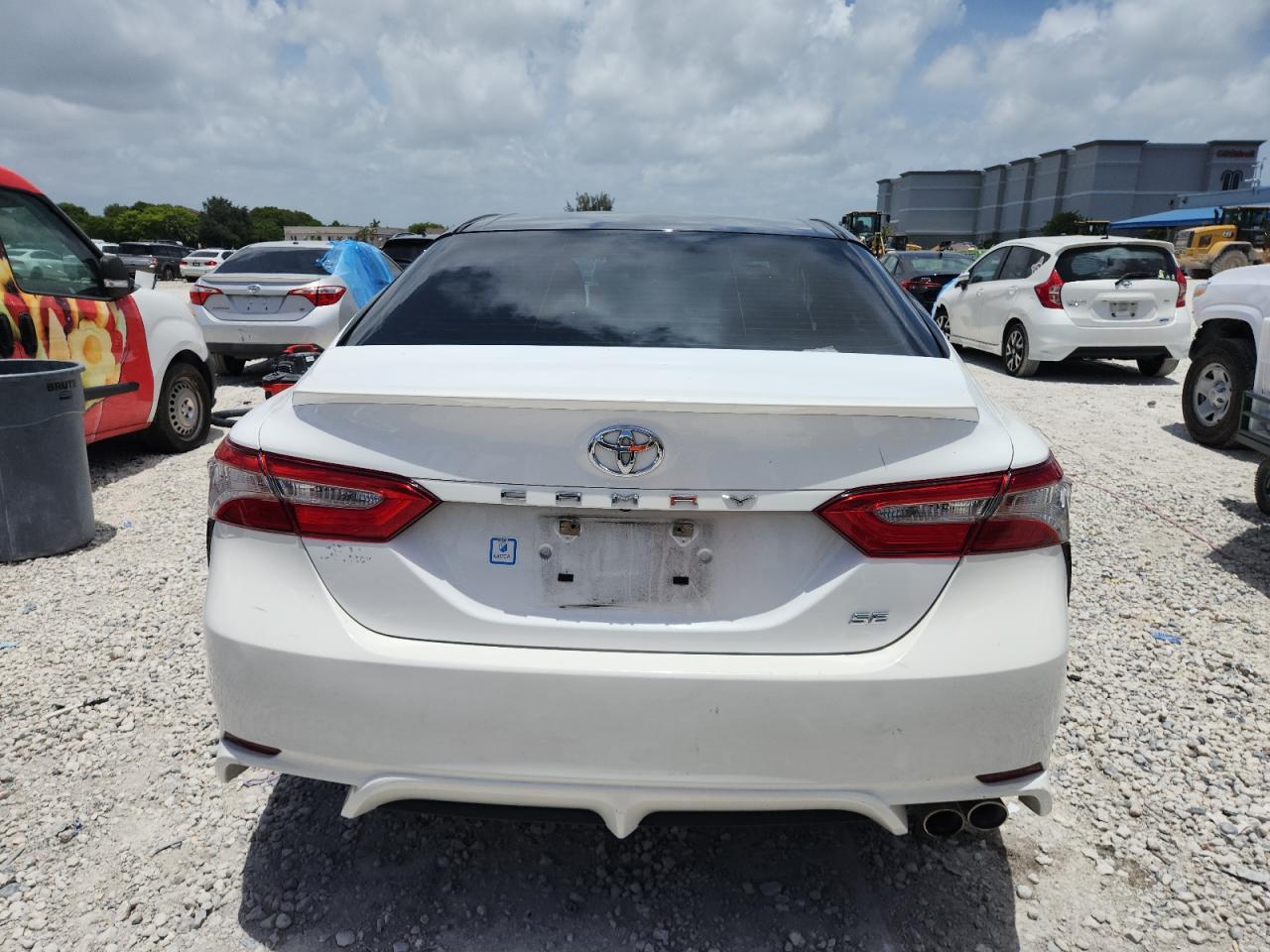 2018 TOYOTA CAMRY