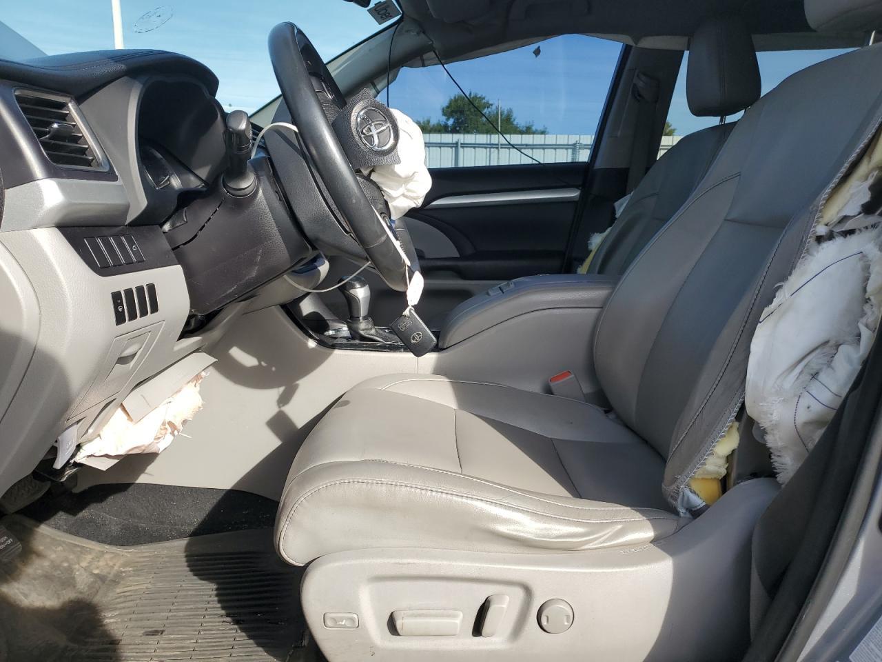 2015 TOYOTA HIGHLANDER