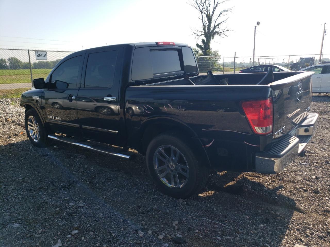 2014 NISSAN Titan