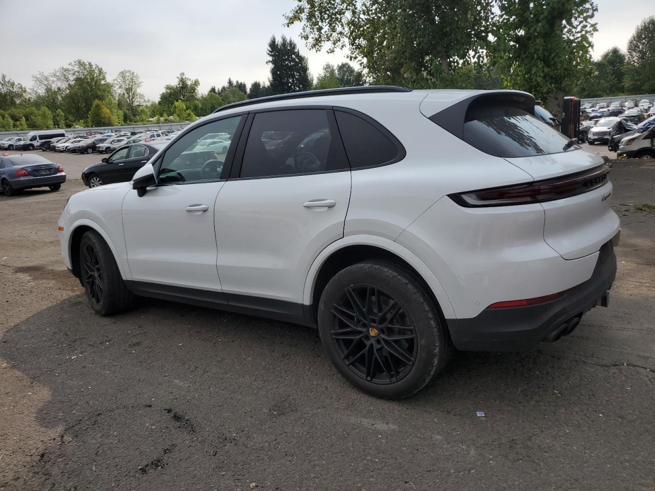 2024 PORSCHE CAYENNE