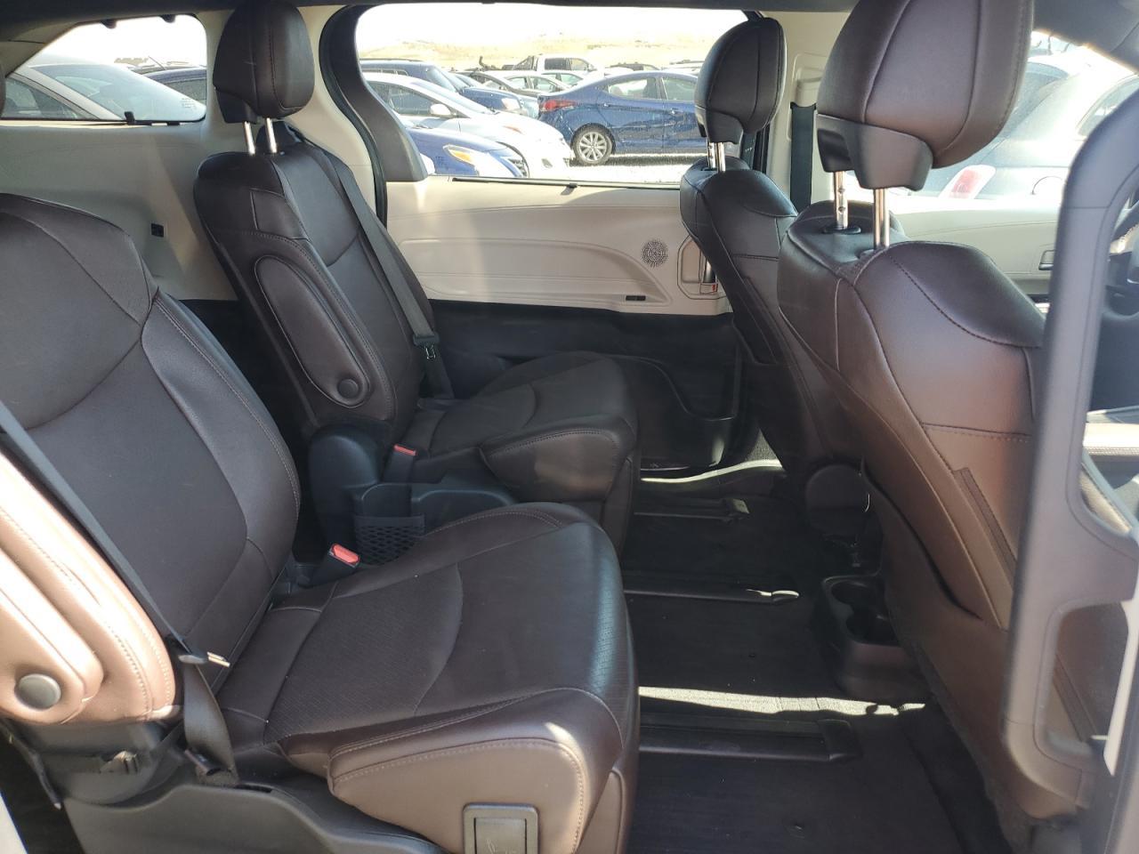 2023 TOYOTA SIENNA