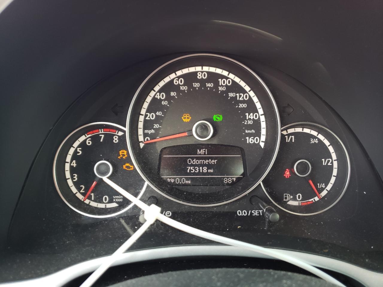 2013 VOLKSWAGEN Beetle