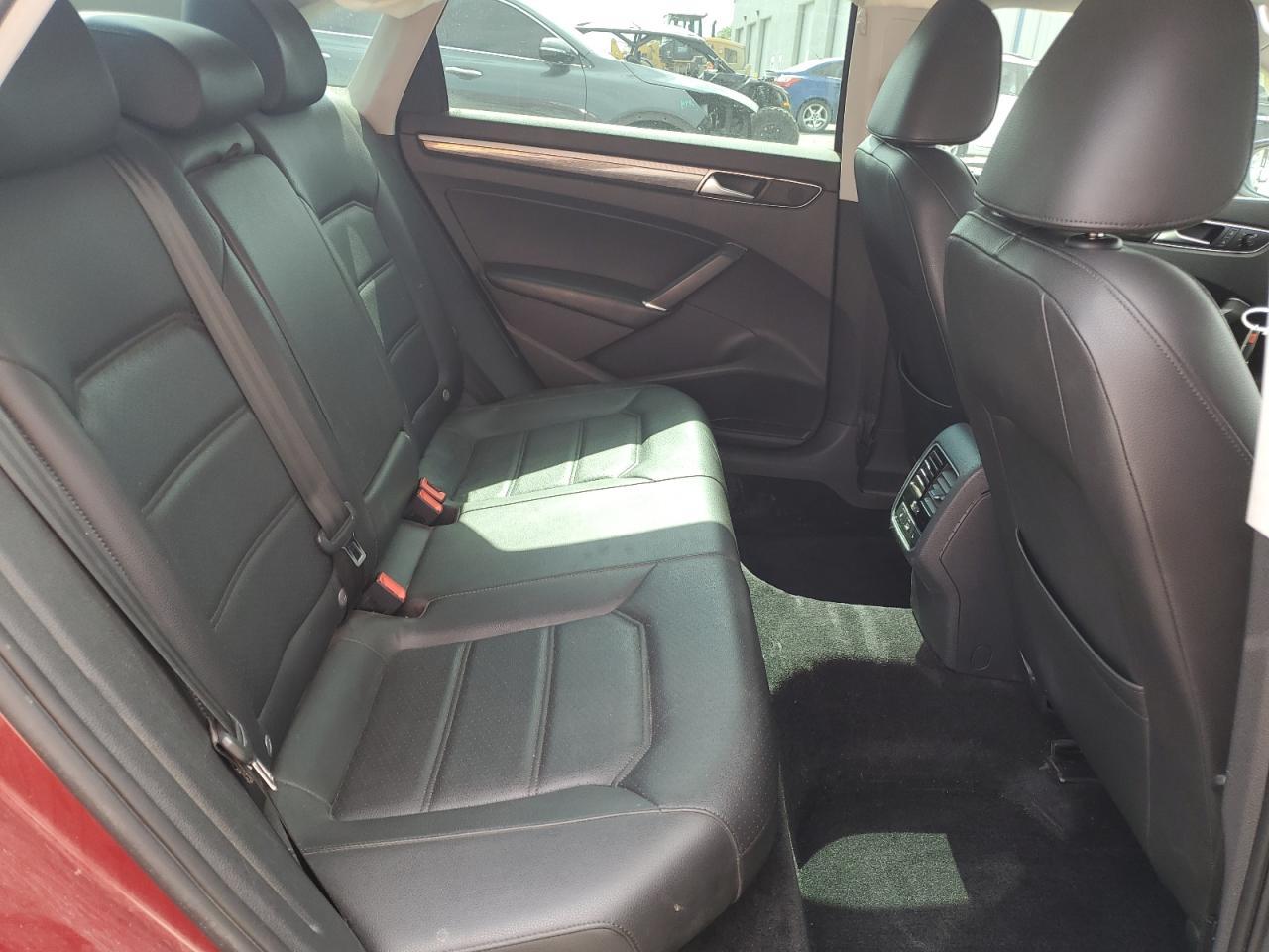 2018 VOLKSWAGEN Passat