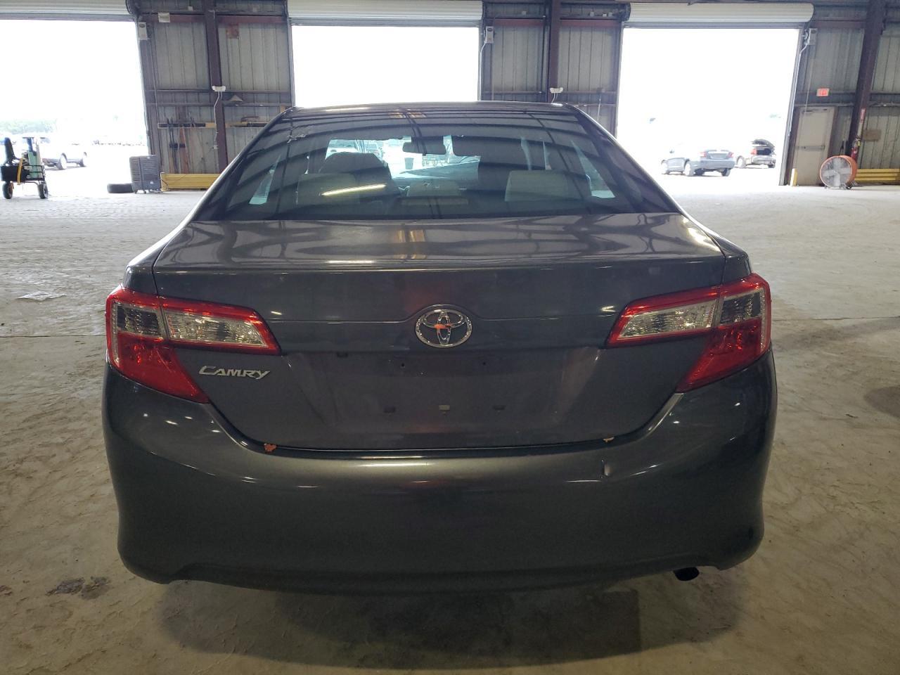 2014 TOYOTA CAMRY