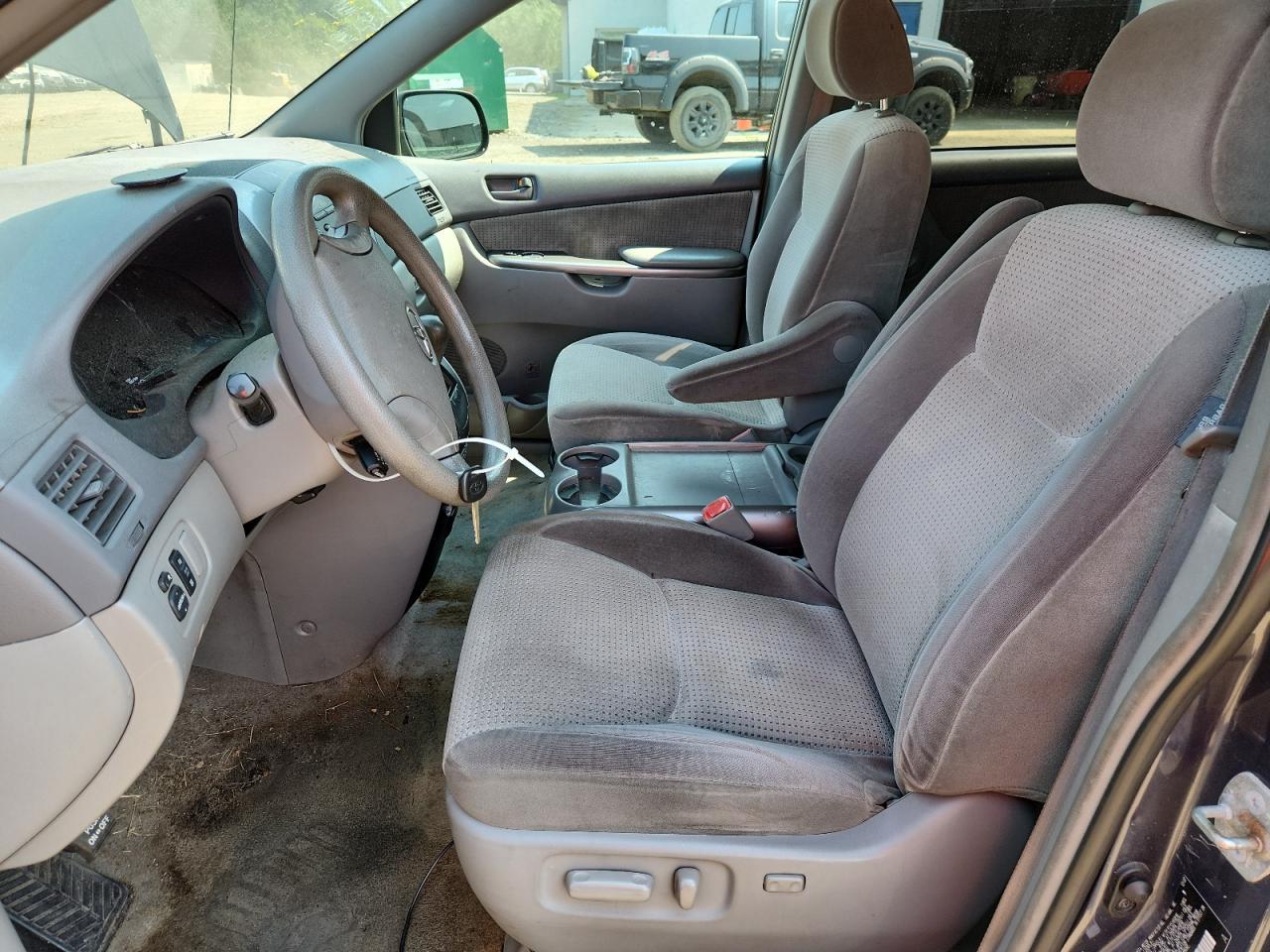 2008 TOYOTA SIENNA