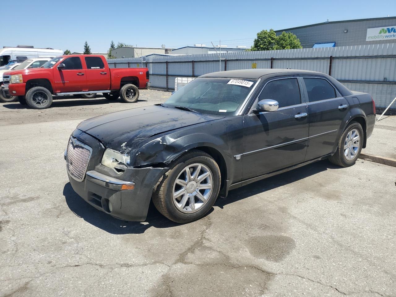 2005 CHRYSLER 300