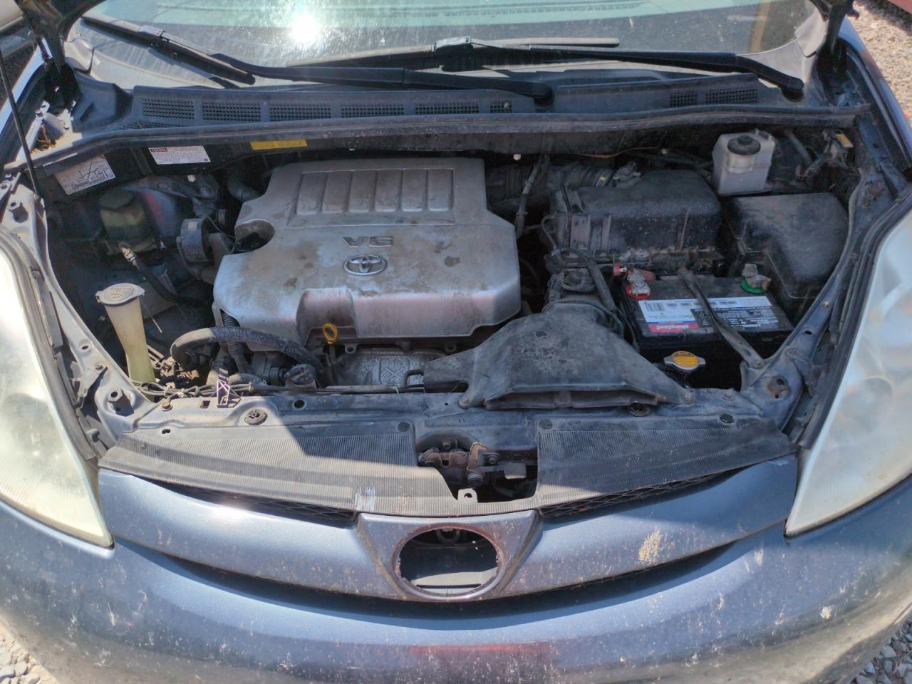 2009 TOYOTA SIENNA
