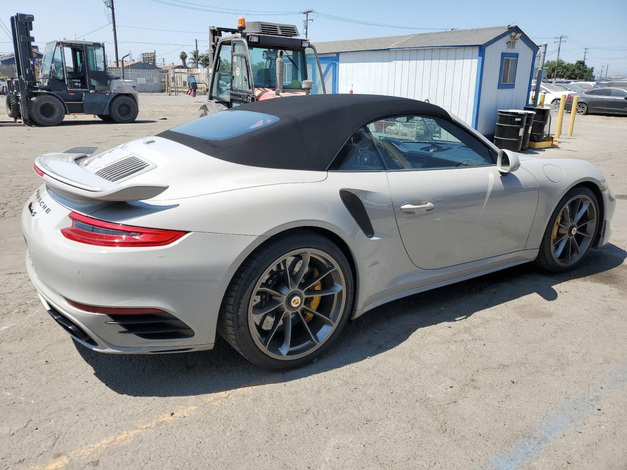 2018 PORSCHE 911