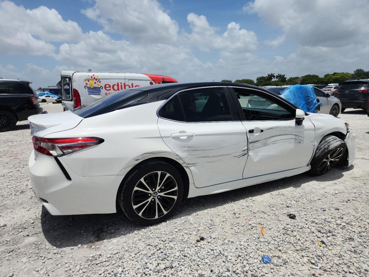 2018 TOYOTA CAMRY