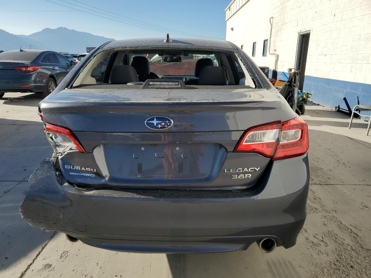 2016 SUBARU Legacy