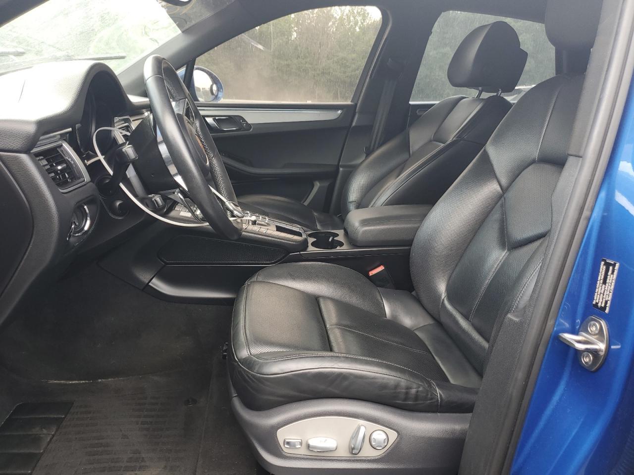 2015 PORSCHE Macan