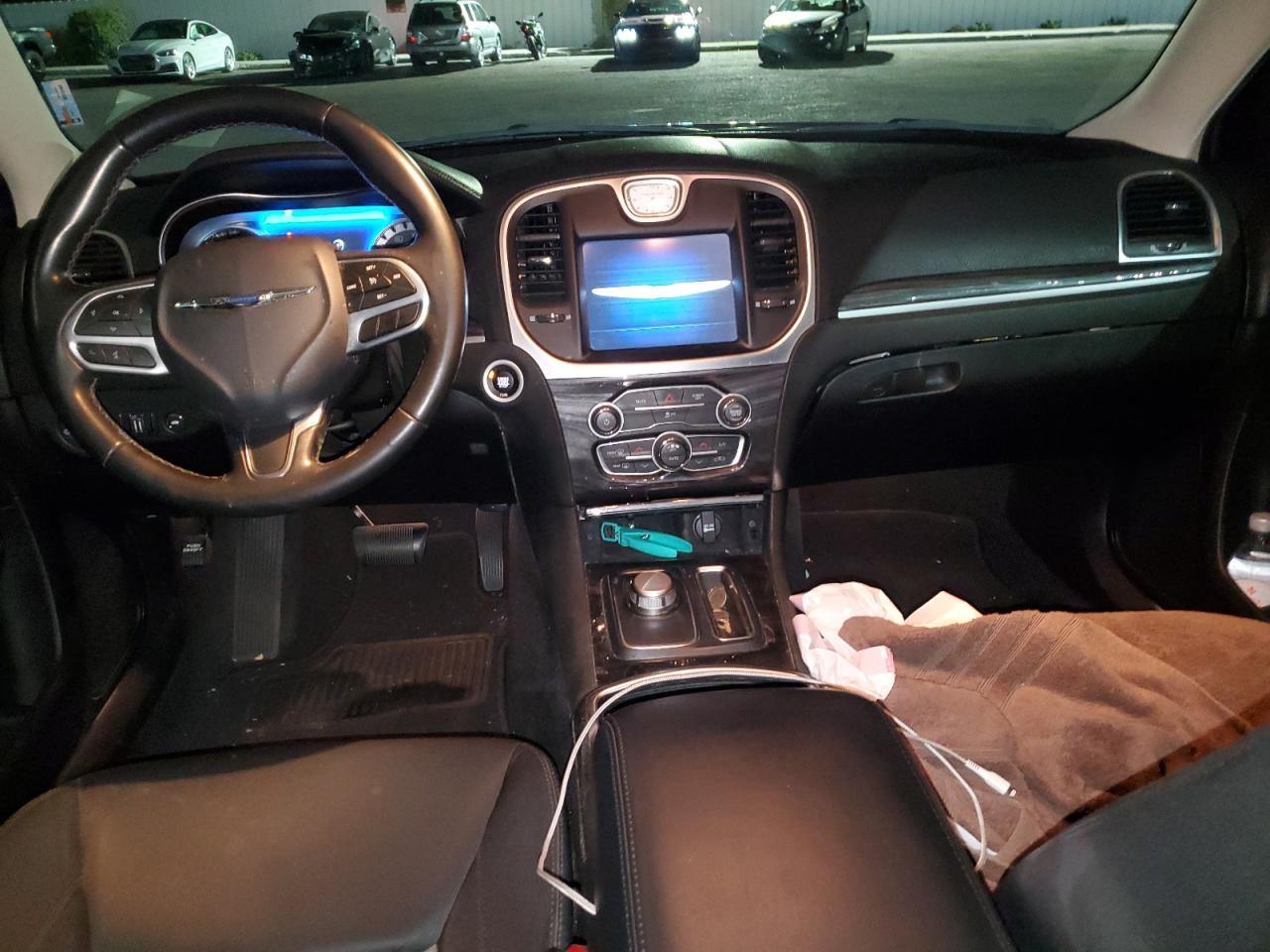2019 CHRYSLER 300