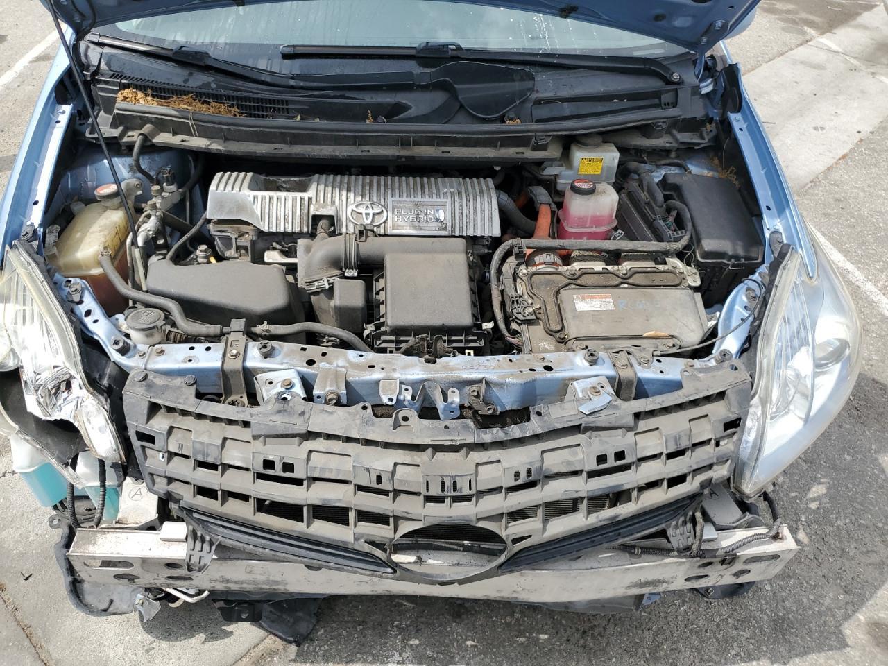 2014 TOYOTA Prius Plug-In
