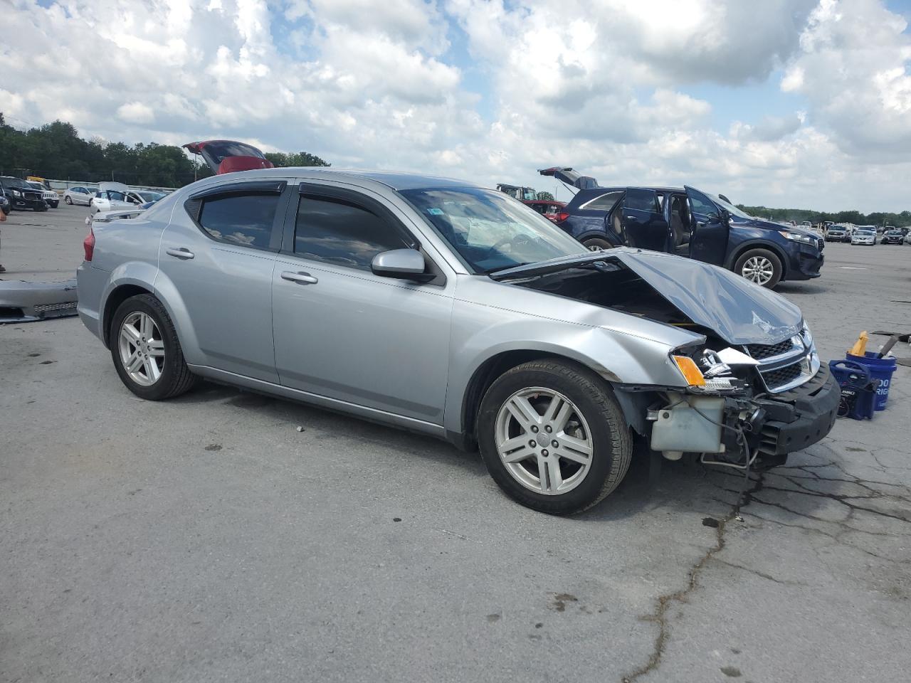 2014 DODGE Avenger