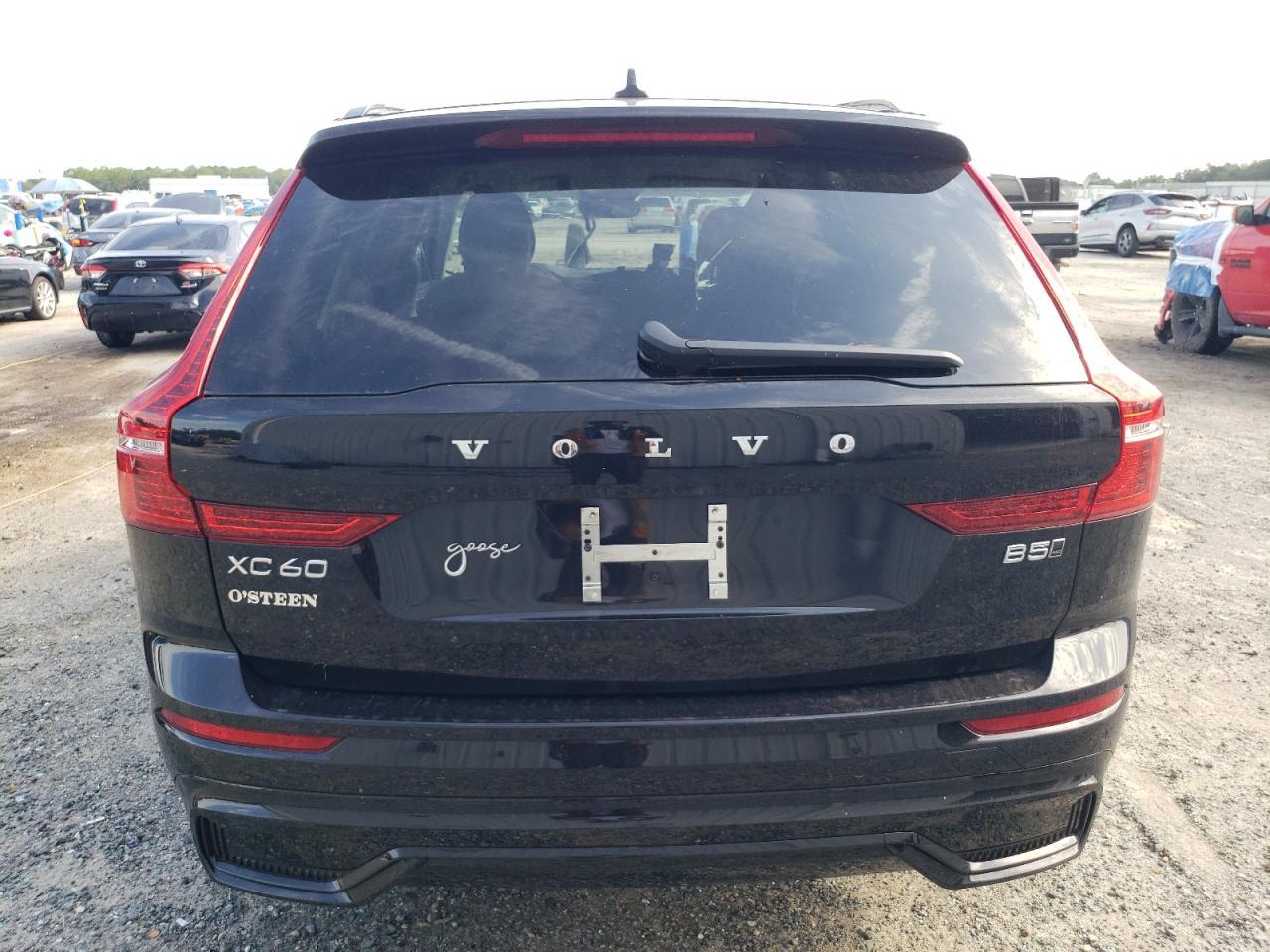 2025 VOLVO XC60