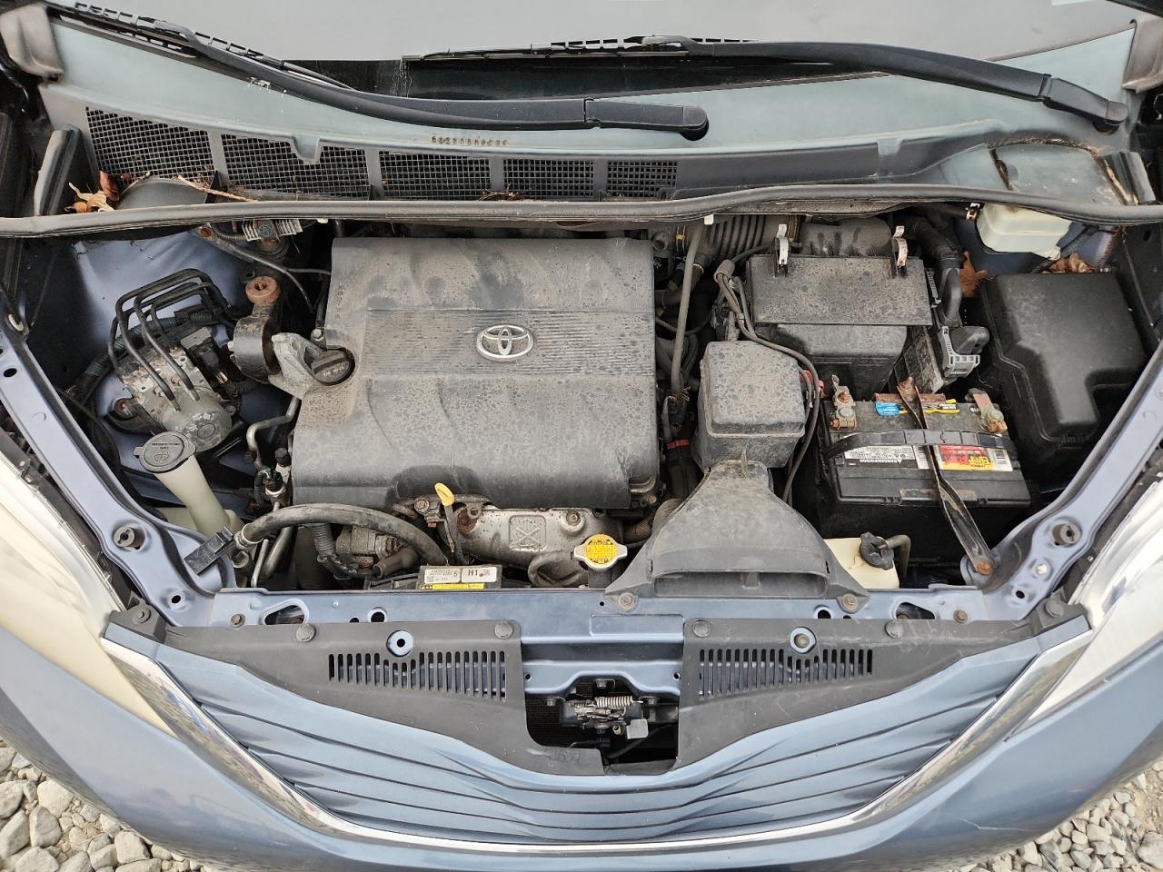 2015 TOYOTA SIENNA