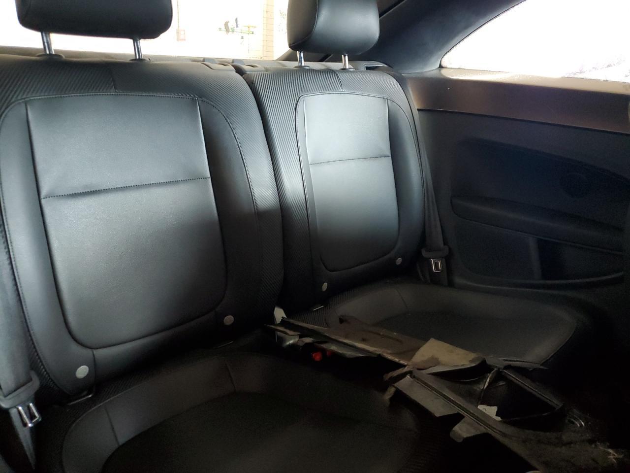 2012 VOLKSWAGEN Beetle