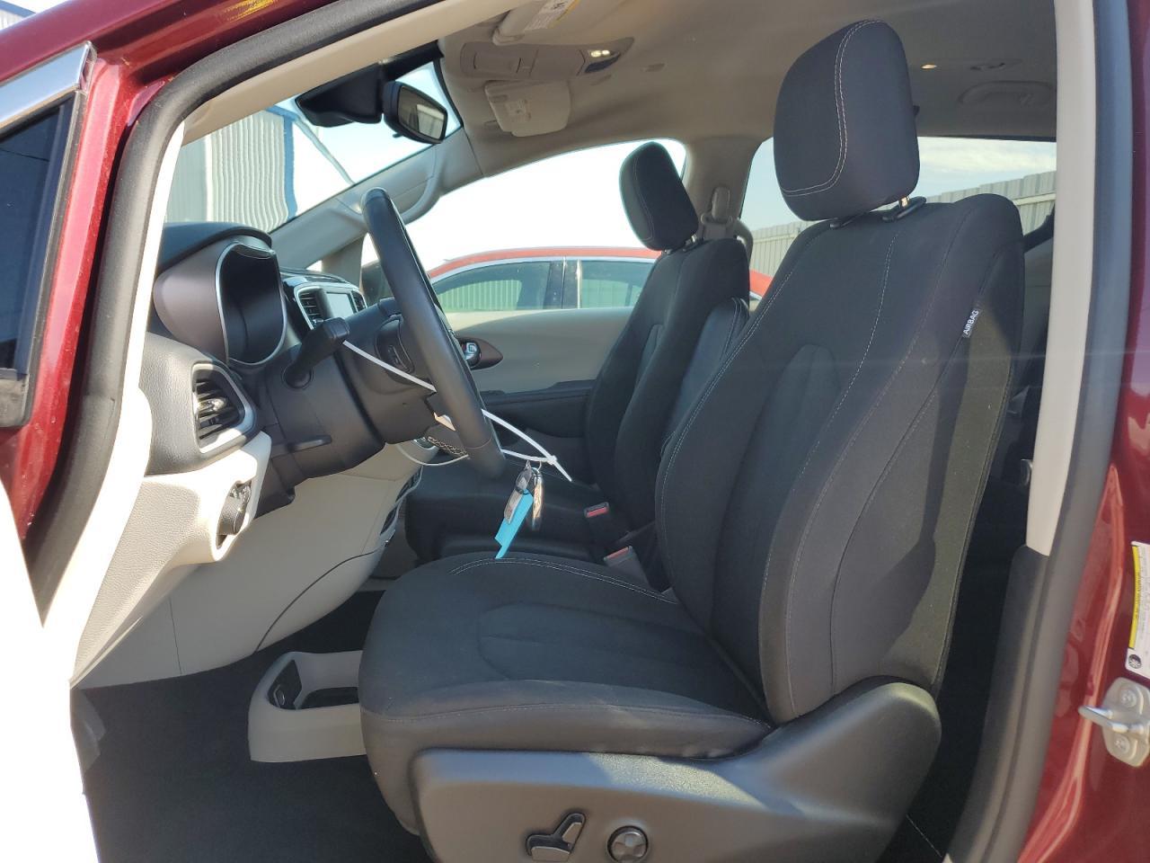 2023 CHRYSLER Voyager