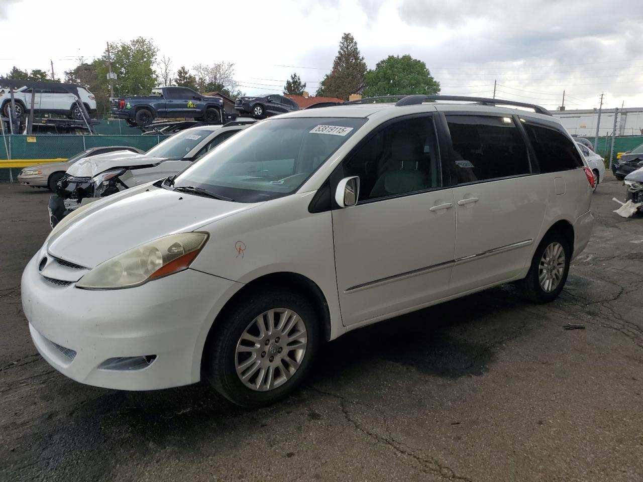 2009 TOYOTA SIENNA