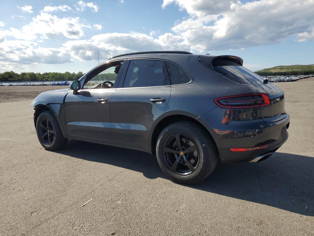 2018 PORSCHE Macan