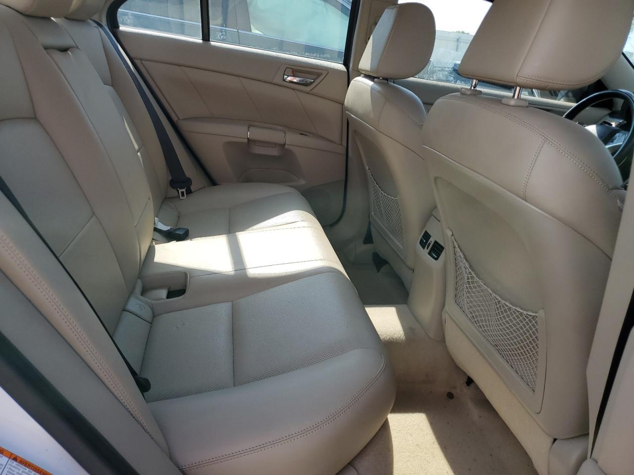 2013 SUZUKI Kizashi