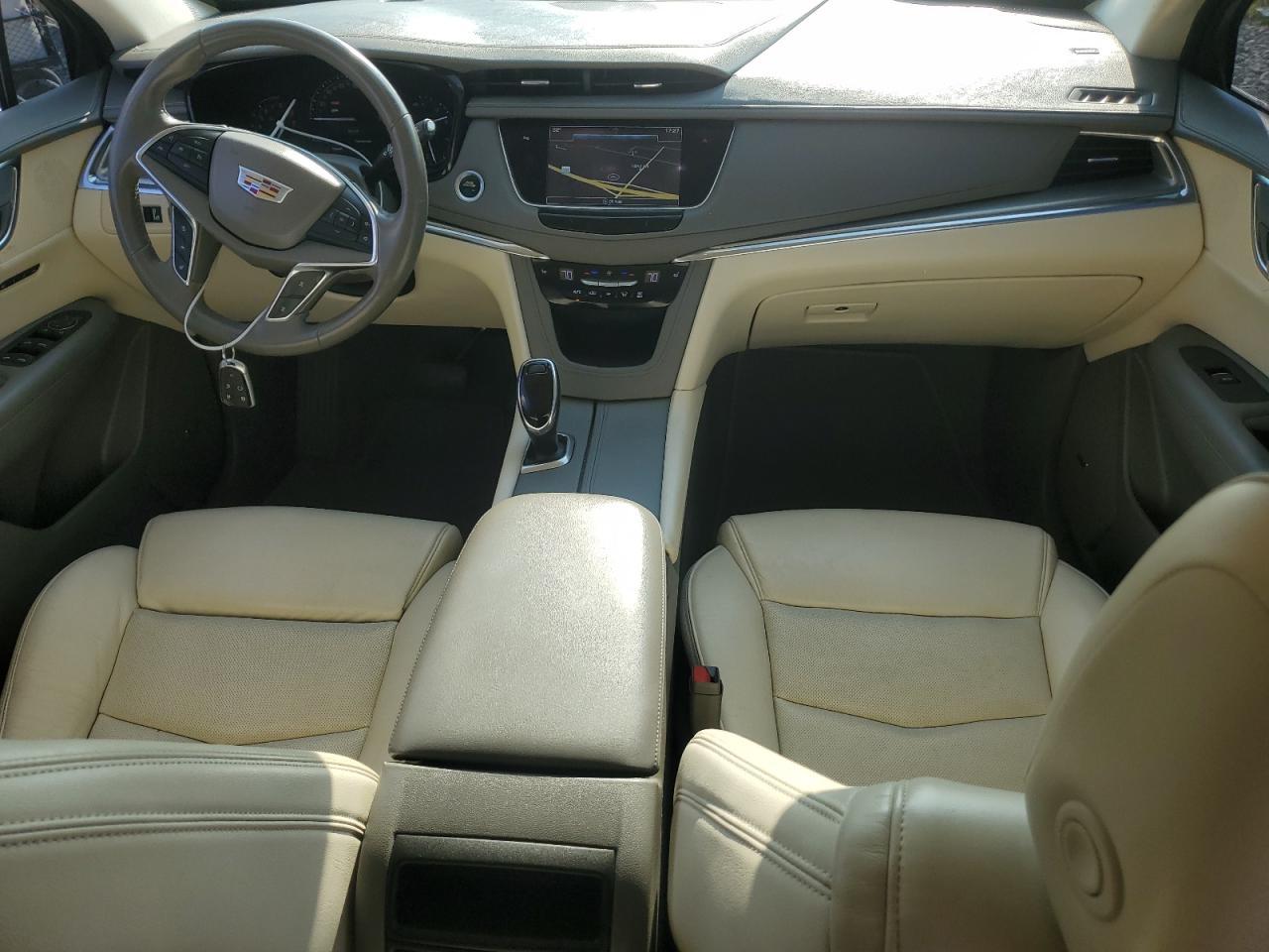 2017 CADILLAC XT5