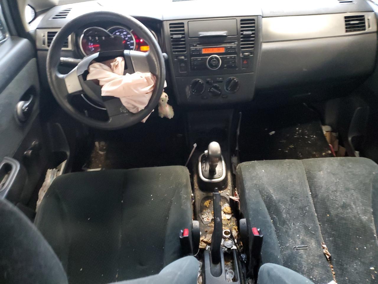 2011 NISSAN VERSA