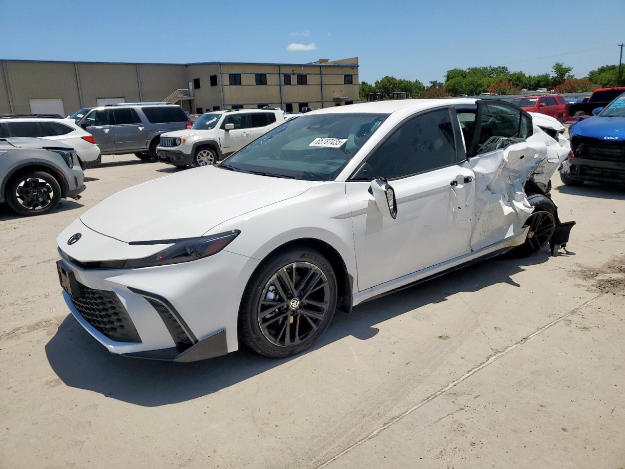 2025 TOYOTA CAMRY
