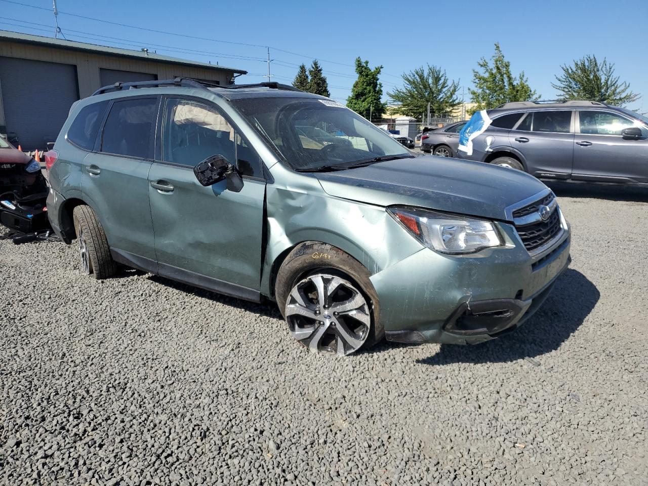 2017 SUBARU FORESTER