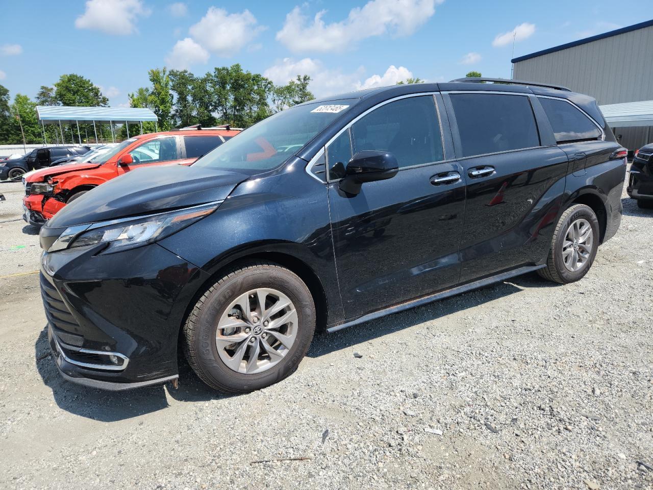 2023 TOYOTA SIENNA