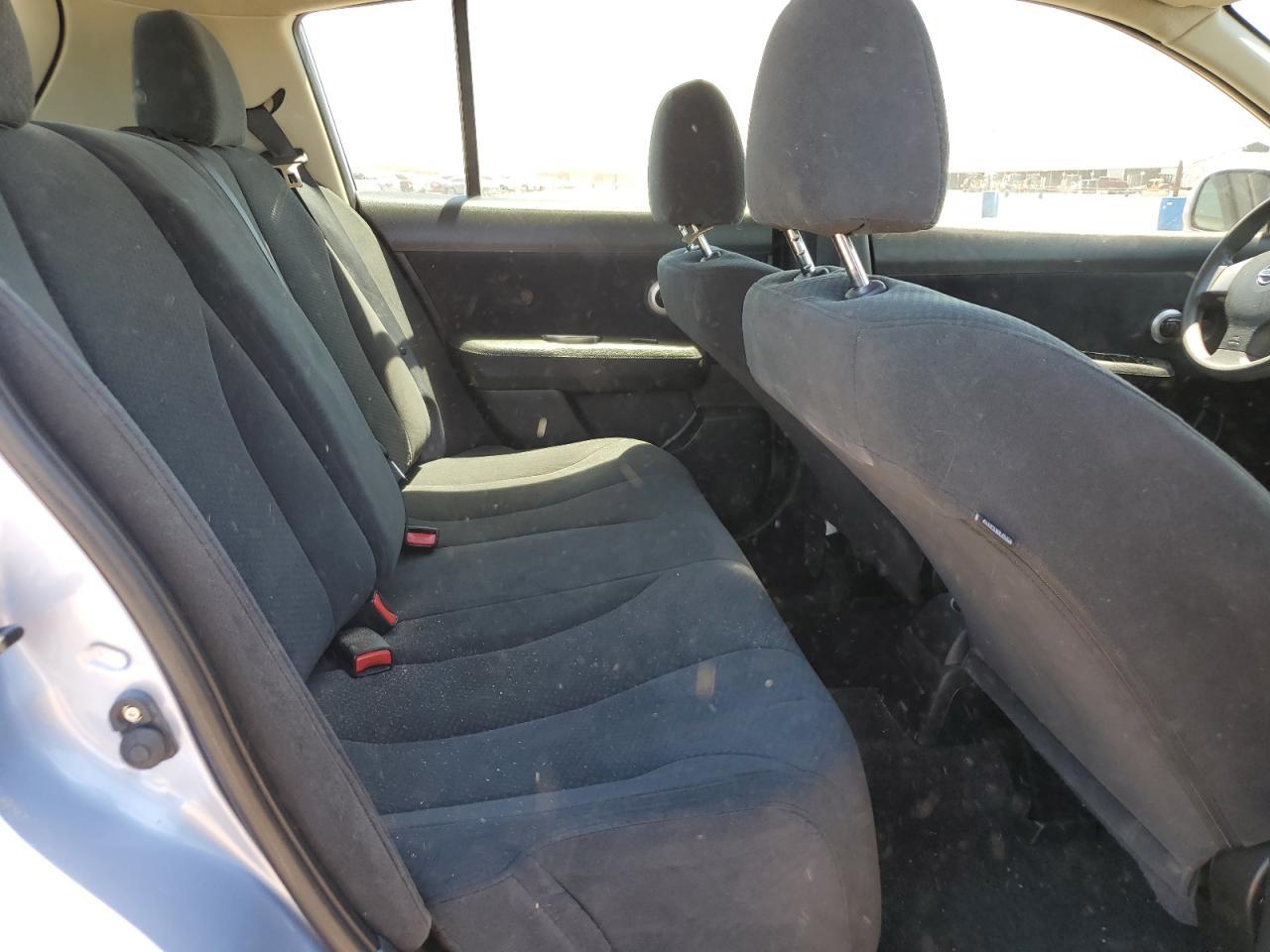 2011 NISSAN VERSA