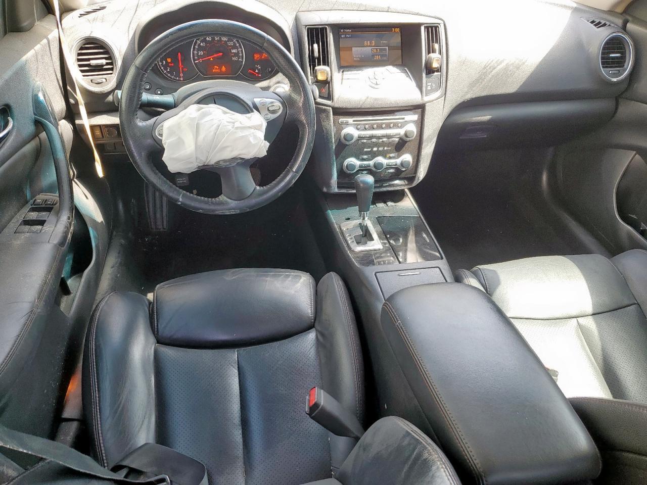 2010 NISSAN Maxima
