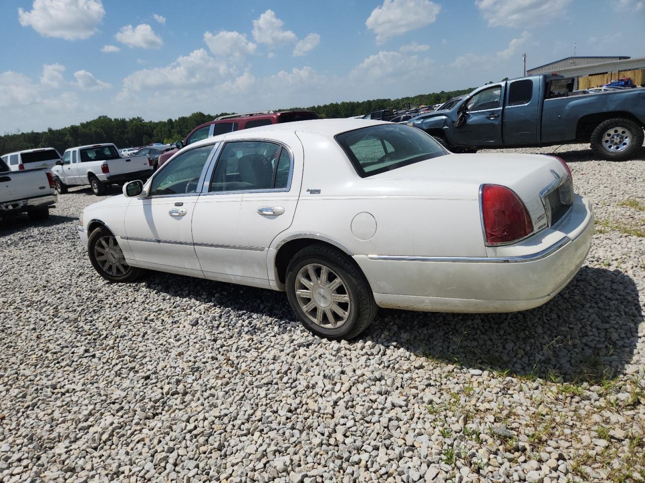 2011 LINCOLN Town Car
