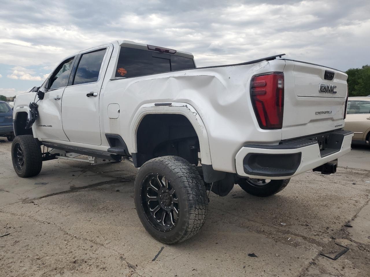 2024 GMC Sierra